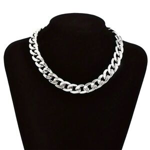 Bold Silver Cuban Chain Necklace – Luxe & Lightweight